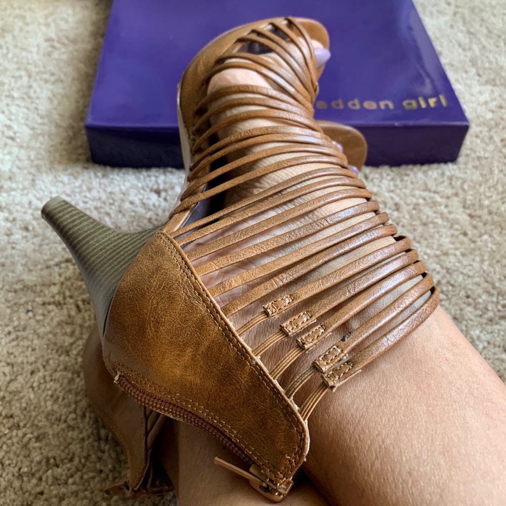 Open Toe Heels - Picture 5 of 10